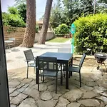Nyaraló Maison A 50 M De La Sous Les Pins