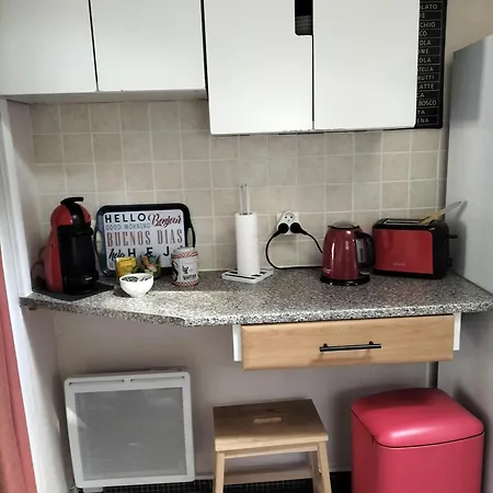 Semesterbostad Maison A 50 M De La Sous Les Pins *
