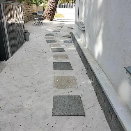 Semesterbostad Maison A 50 M De La Sous Les Pins