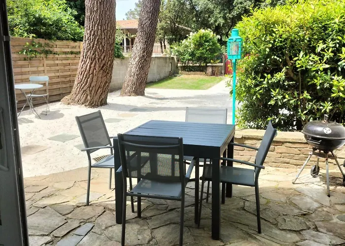 Nyaraló Maison A 50 M De La Sous Les Pins