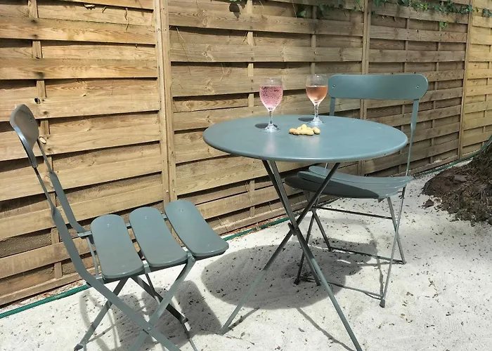 Maison A 50 M De La Sous Les Pins Nyaraló *